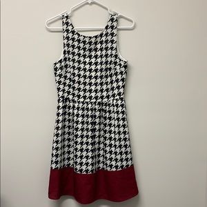 Anna Grace hounds tooth, crimson dress!